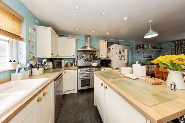 50, Porth Y Gar, Carmarthenshire photo 2