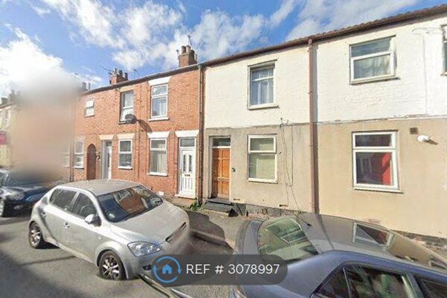 2-bed terraced on Grantham, £690/mo