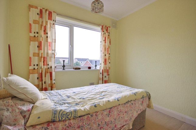 28, Brockenhurst Avenue, Cottingham photo 4