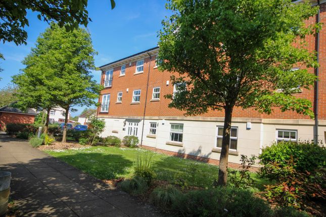 Flat for sale in Jago Court, Newbury