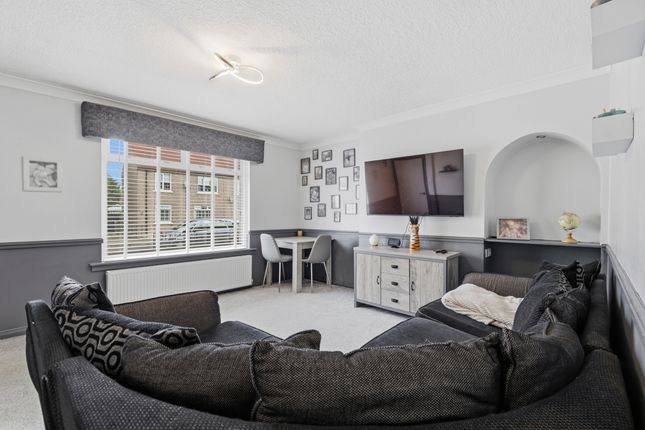 12 Hamilton Road, Grangemouth photo 3