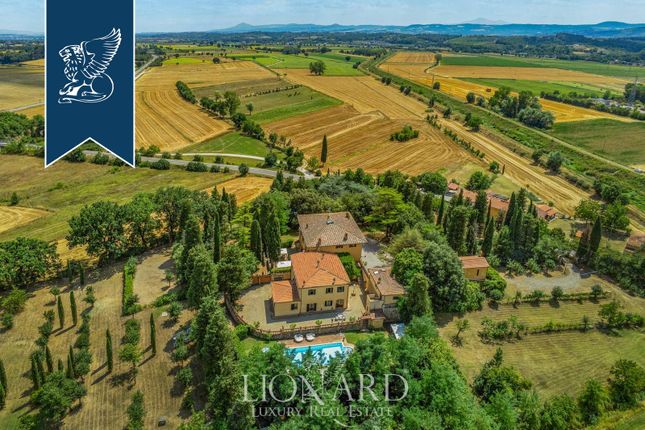 Thumbnail Villa for sale in Foiano Della Chiana, Arezzo, Toscana