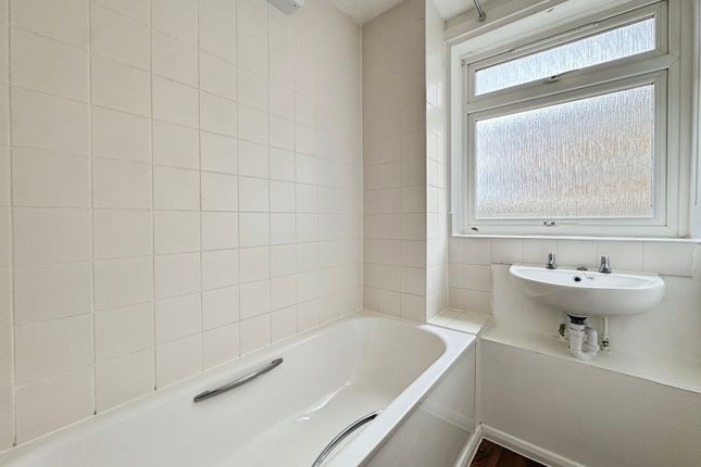 70, Wordsworth, Berkshire photo 4