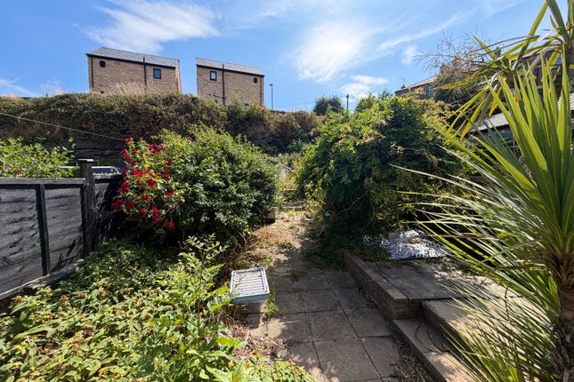 947, Manchester Road, West Yorkshire photo 3