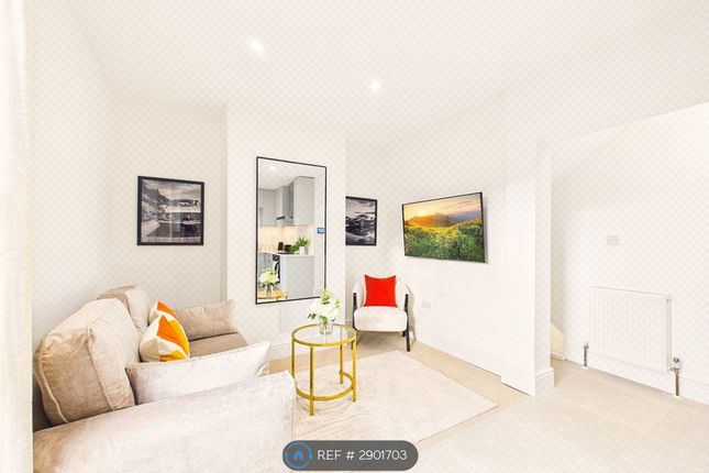 Flat, Artisan Court Henrietta St, Cheltenham photo 3