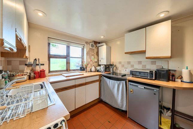 244, Marlborough Road, Oxfordshire photo 2