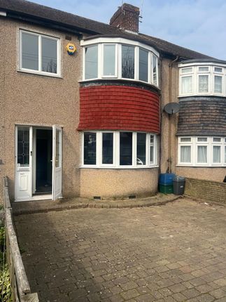 197, Rochester Avenue, Feltham photo 2