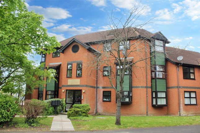 Thumbnail Flat for sale in Alexandra Road, Farnborough