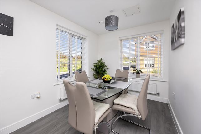 1, Impatiens Place, Worthing photo 3