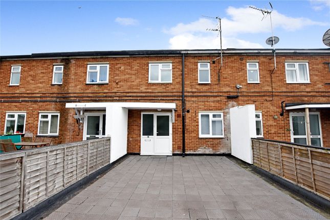 Thumbnail Flat to rent in Cockcroft Road, Didcot, Oxfordshire
