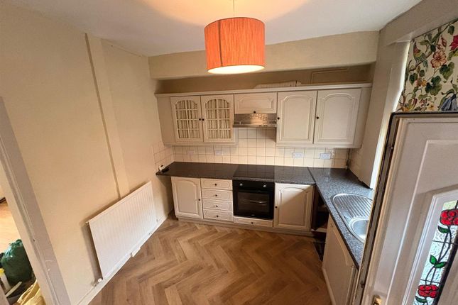 6, Thornfield Terrace, Ashton-Under-Lyne photo 3