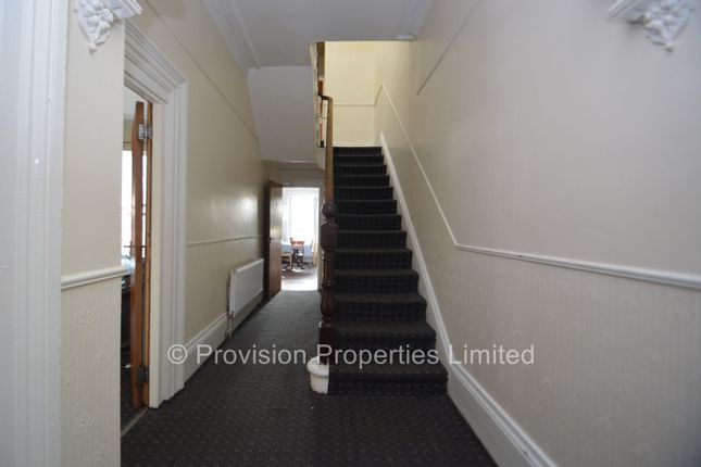 Cardigan Road, Hyde Park photo 2