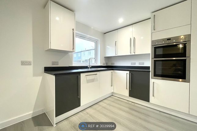 Foxglove Road, South Ockendon photo 4