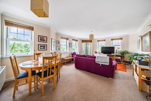 2-bed house on Flat 11 Cavendish Court, 21-23, Bromley Road, London, £1,875/mo