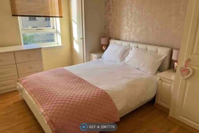 Flat, Milnpark Gardens, Glasgow photo 3