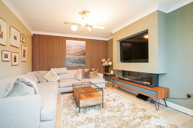 26 Chaddesden Close, Dronfield photo 3