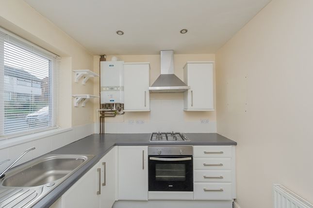 2a, Plumpton Close, Bradford photo 3