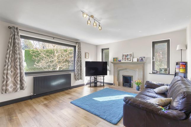 11, Oaklands, Westwood Drive, Ilkley photo 4