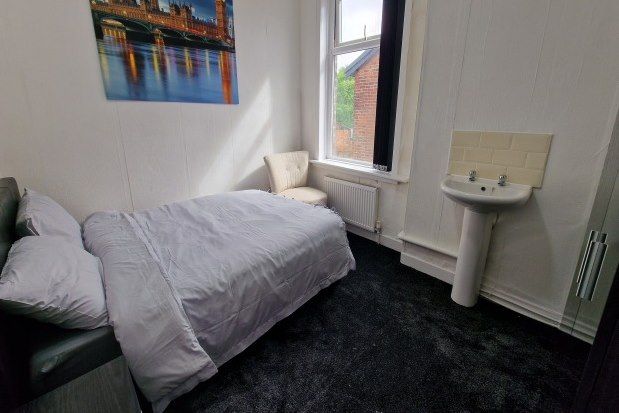 Thumbnail Room to rent in Penzance Street, Blackburn