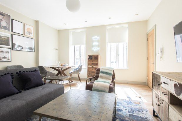 Flat to rent in St. George Street, London