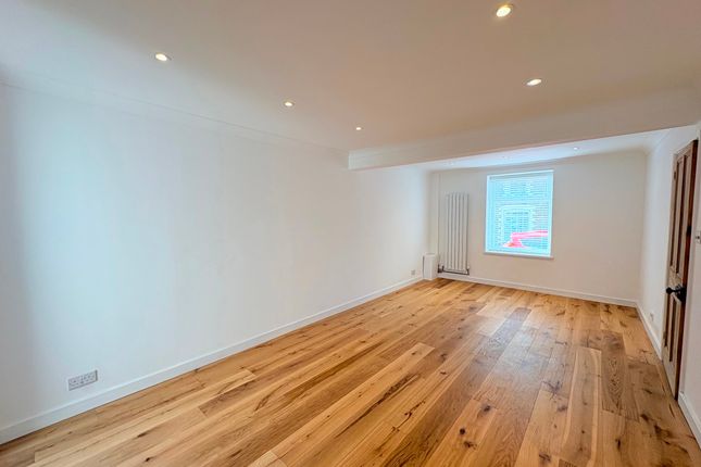 32 Meadow Street, Bridgend photo 4