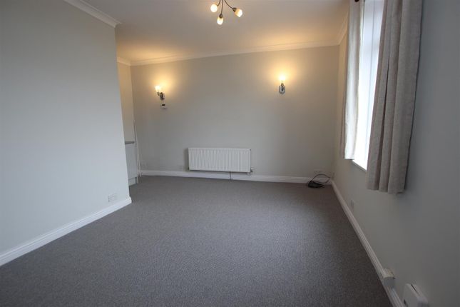 17, Planetrees Street, Bradford photo 3
