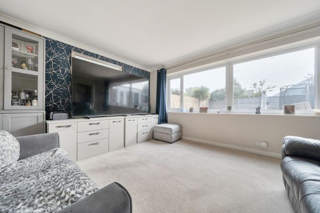 25 Croft Road, Chichester photo 2