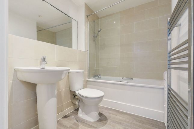 Bramber House,Flat 7, Kennedy Road, Horsham photo 4