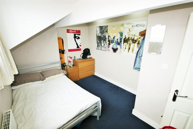 Harold Grove, Leeds photo 5