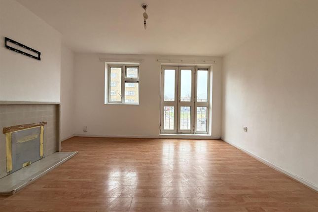 Flat 40, Mount Pleasant, Ilford Lane, Ilford photo 3