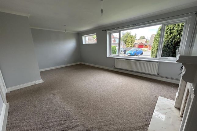 Hazel Grove, Louth photo 4