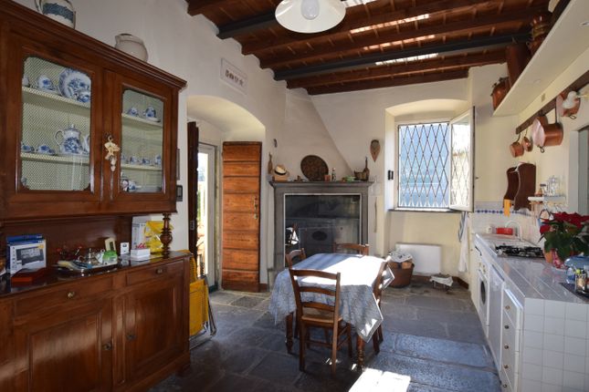 Cottage for sale in Contrada Fosio, Sarnico, Bergamo, Lombardy, Italy