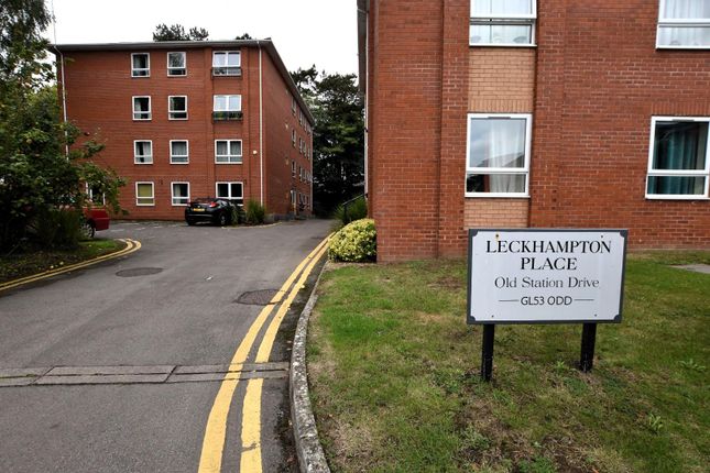 Thumbnail Flat to rent in Leckhampton Place, Cheltenham