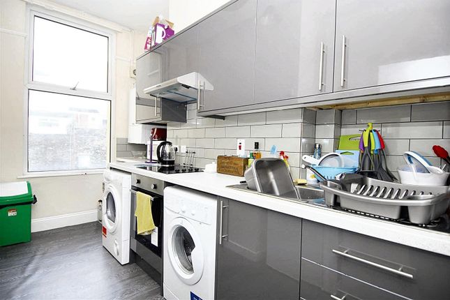 Kitchen (11).Jpeg
