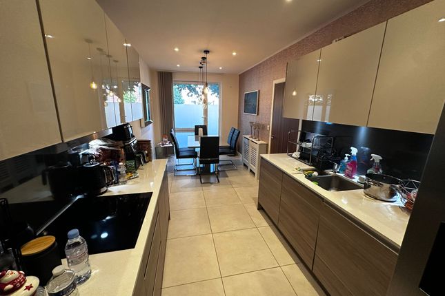 Town house for sale in Ruskin Parade, Edgware