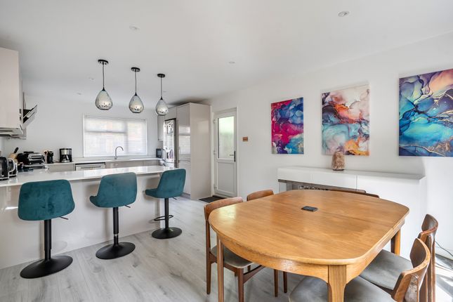 18 Oriental Road, Woking photo 4