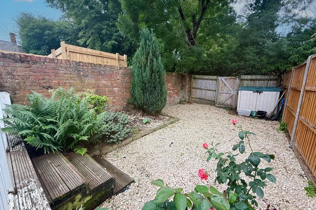 72, Station Road, Woburn Sands photo 2