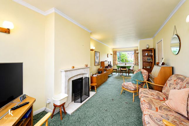 4, Beech Close, Blackburn photo 2