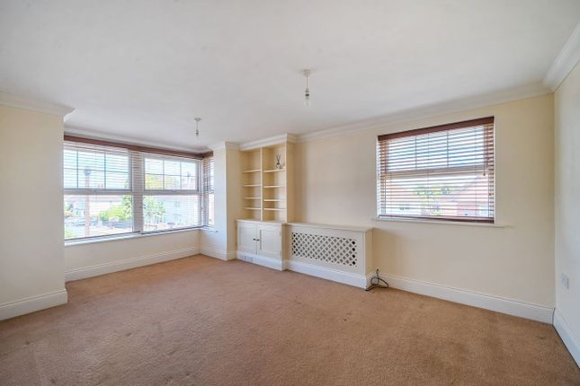 Flat 3, The Railings, 11, Highfield Road, Lymington photo 4