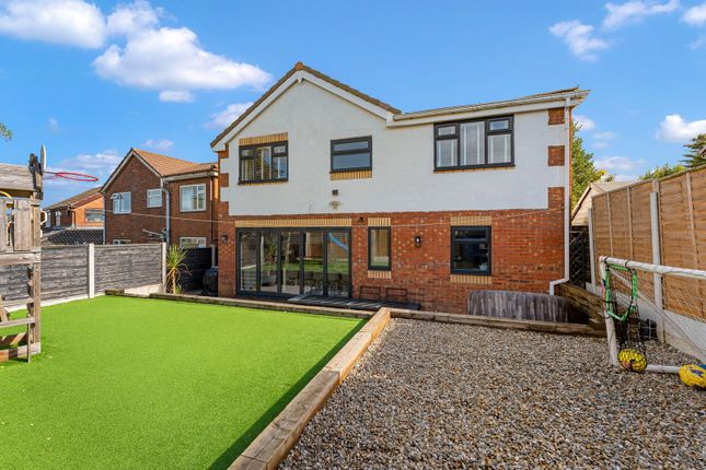1, Gawthorpe Close, Bury photo 4