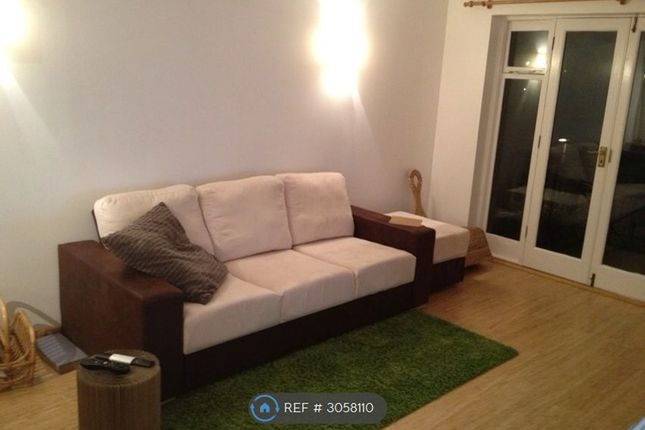 Flat, Island House Wandle Road, Morden photo 3