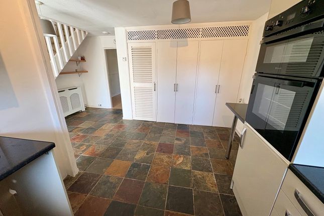 418, Stevenage photo 3