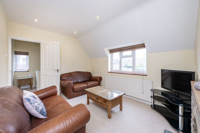 48, Brays Meadow, Amersham photo 4
