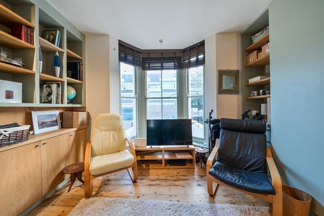 8B,, Vicarage Grove, London photo 4