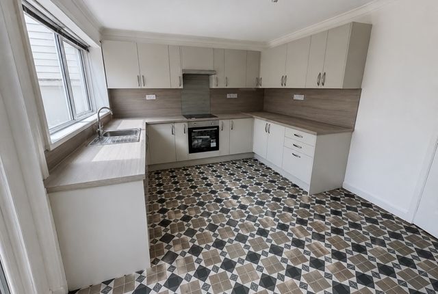 28, Fraser Road Devon, Exmouth photo 5