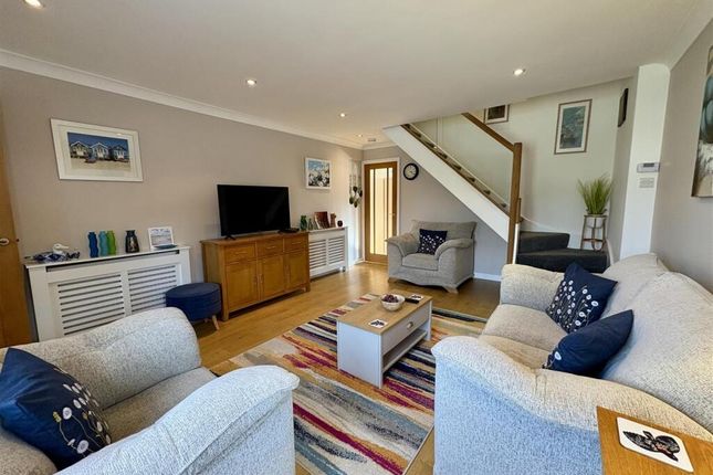 38, Tremenheere Avenue, Helston photo 2