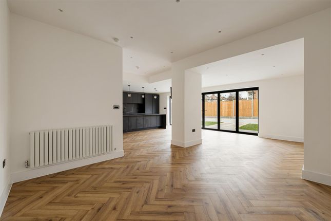 37, Charteris Road, Woodford photo 4