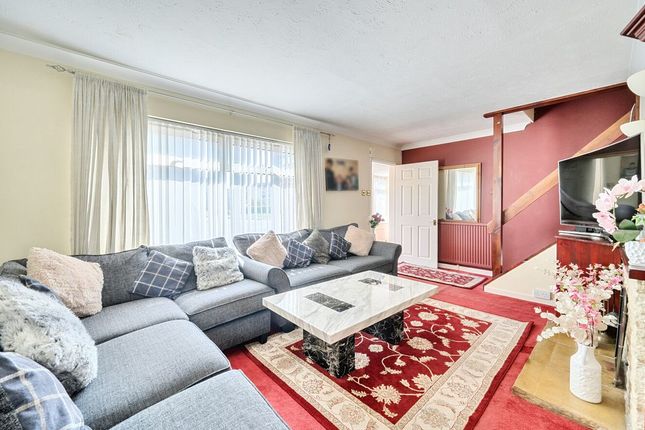 1, Shapwick Close Nythe, Nythe photo 4
