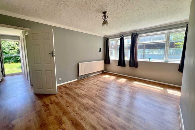 140, Farnham Road, Slough photo 2