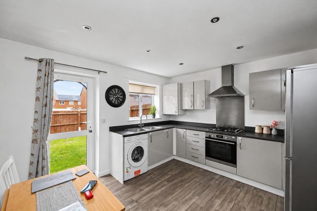 7, Dodgson Close, Rugby photo 4